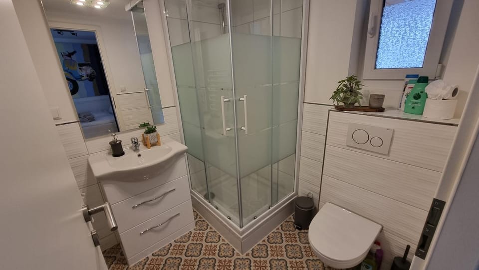 Shower, Bathroom
