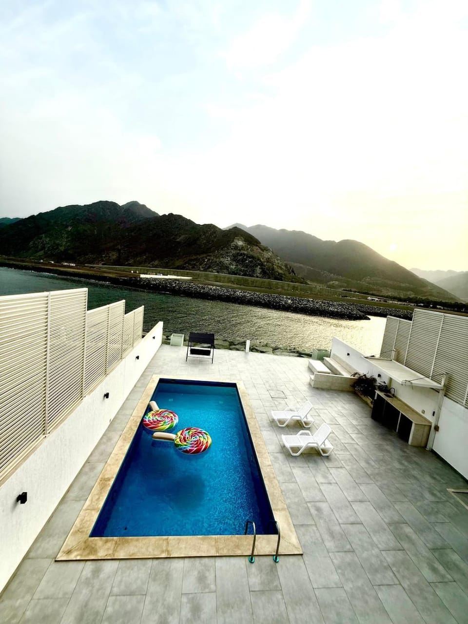 Lux 3BR Villa, Sea Views & Pool Villa in Sharjah