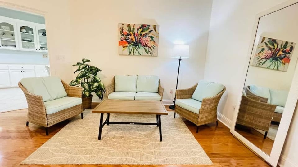 Spacious King Suite Home With Serene Patio House in Hattiesburg