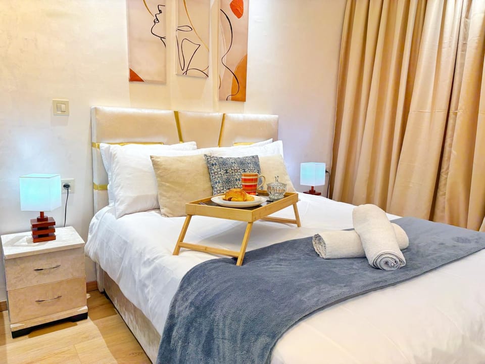 Cosy studio Steps to Shore and Tramway Apartment in Rabat