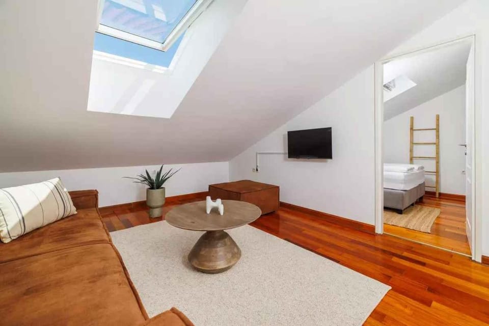 TV and multimedia, Living room, Seating area