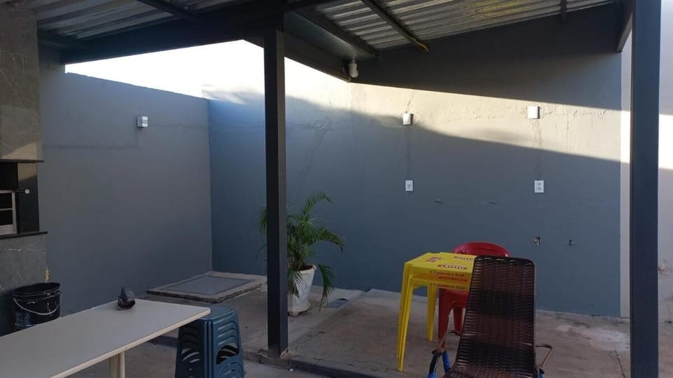 Casa com Piscina dois quartos com ar um banheiro House in São José do Rio Preto