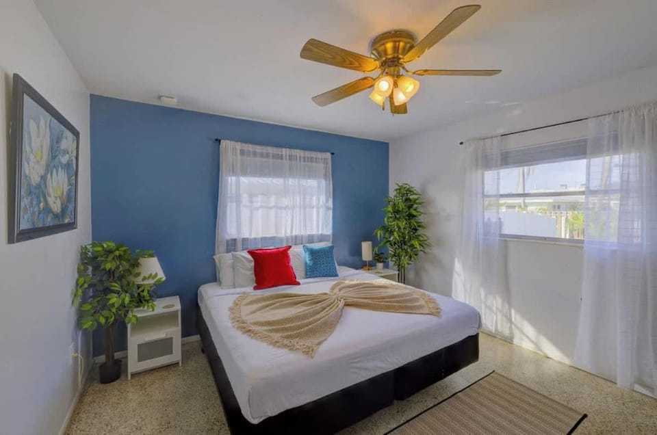 Cozy Escape Near Beach Fire Pit & BBQ Nights House in Gulf Gate Estates