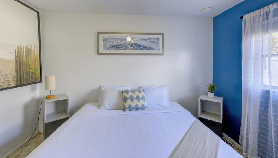 Cozy Escape Near Beach Fire Pit & BBQ Nights House in Gulf Gate Estates
