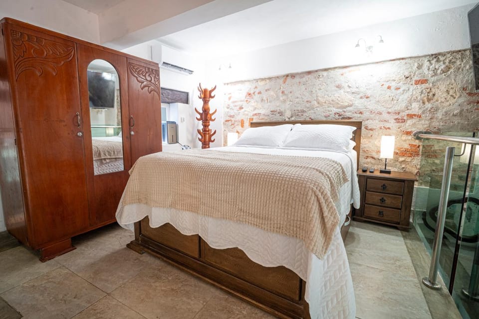 Bed, Photo of the whole room, Bedroom, wardrobe