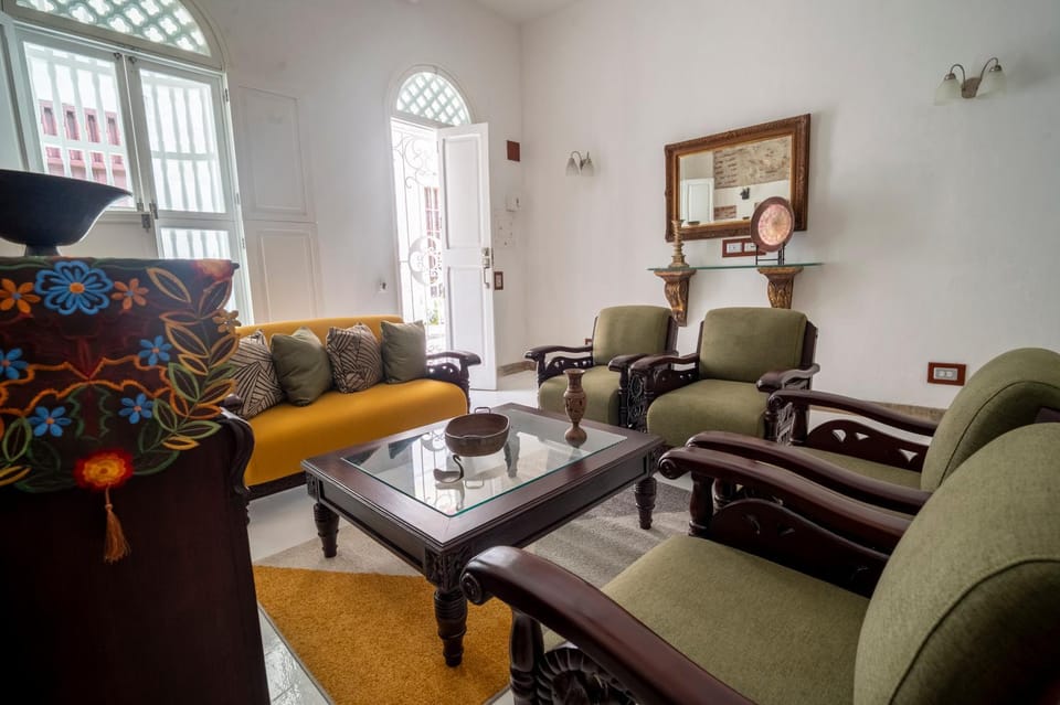 Living room, Seating area