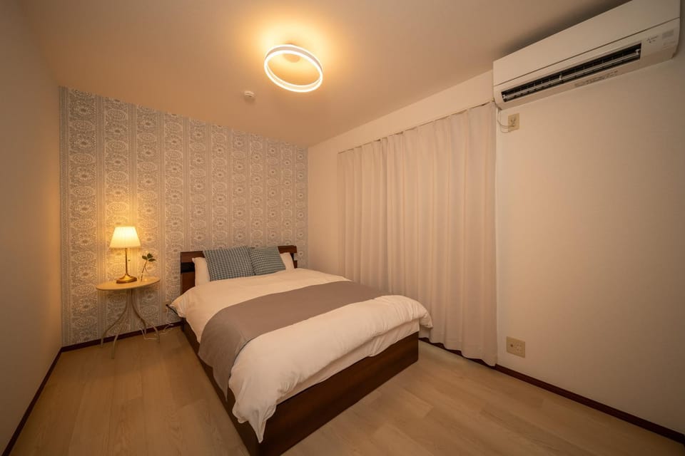 Bed, Bedroom, air conditioner
