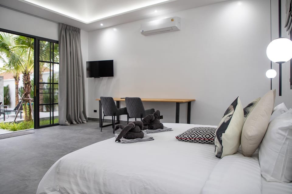 Villa Matara - Large & Stylish 5 Bedrooms with Pool Villa in Rawai