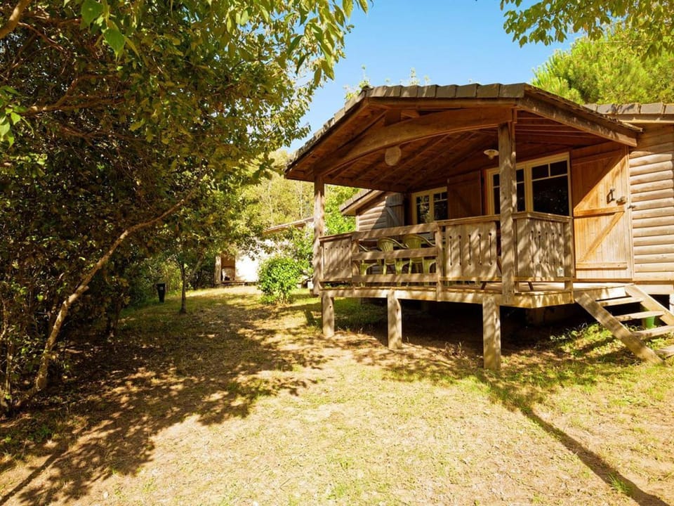 Chalet 6 personnes avec Terrasse - API-1-52-233 Campground/ 
RV Resort in Catalonia