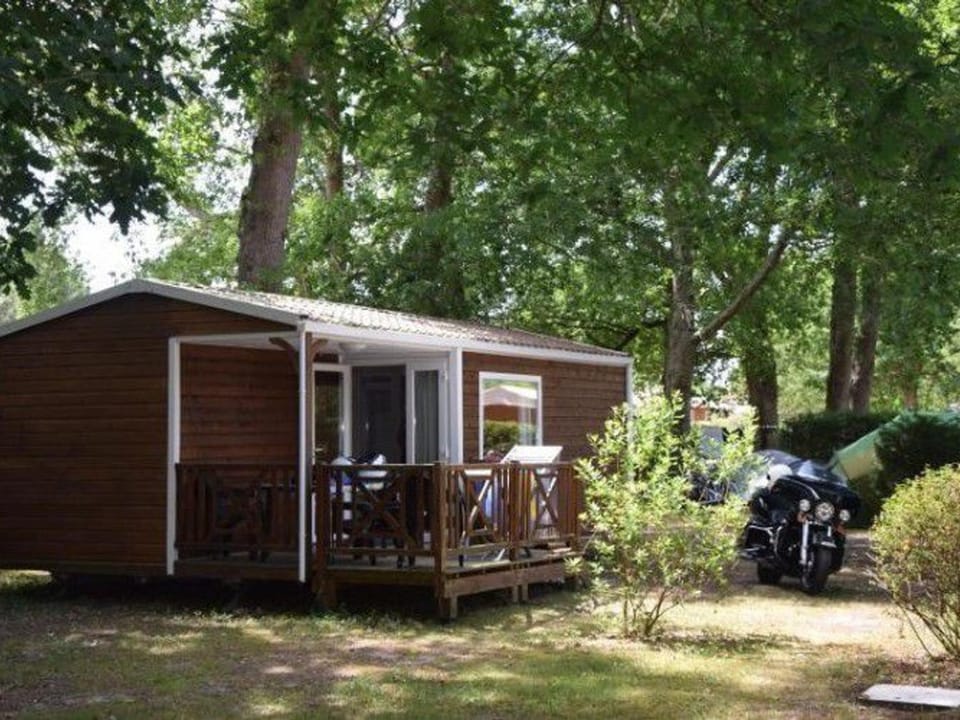 Mobil-home 4 pers avec terrasse à Vendays-Montalivet - API-1-52-195 Campground/ 
RV Resort in Vendays-Montalivet