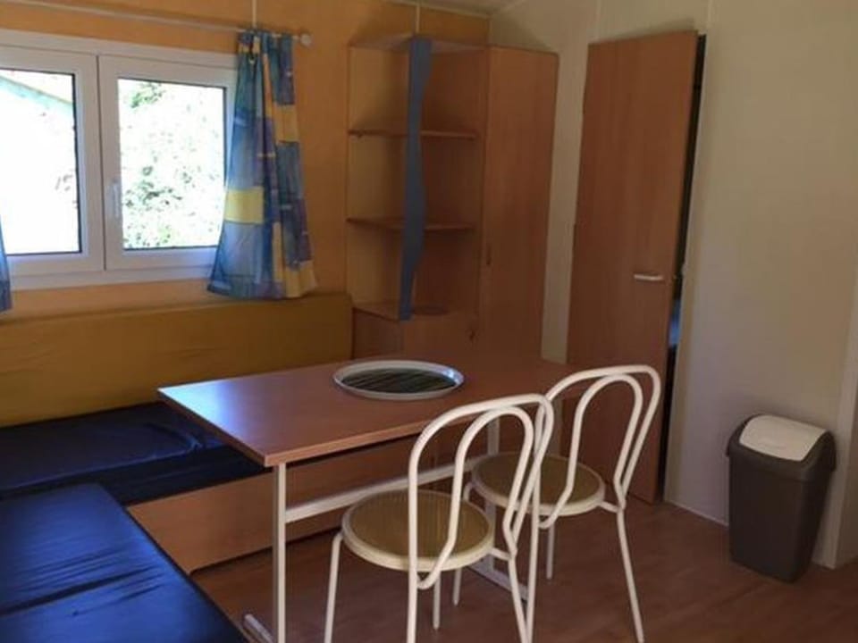 Mobil-home avec terrasse - 4 personnes, 2 chambres - API-1-52-302 Campground/ 
RV Resort in Vendays-Montalivet