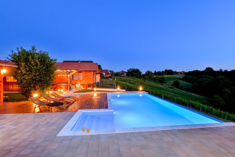Property building, Swimming pool, Swimming pool