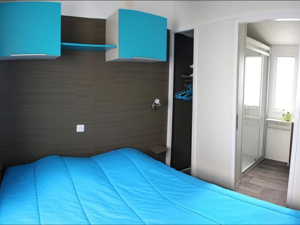 Mobil home 32m² avec Terrasse pour 6 personnes - API-1-52-304 Campground/ 
RV Resort in Pays de la Loire