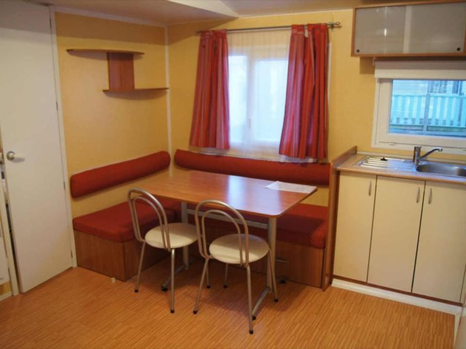 Mobil home confortable avec terrasse à Sournia - API-1-52-319 Campground/ 
RV Resort in Occitanie