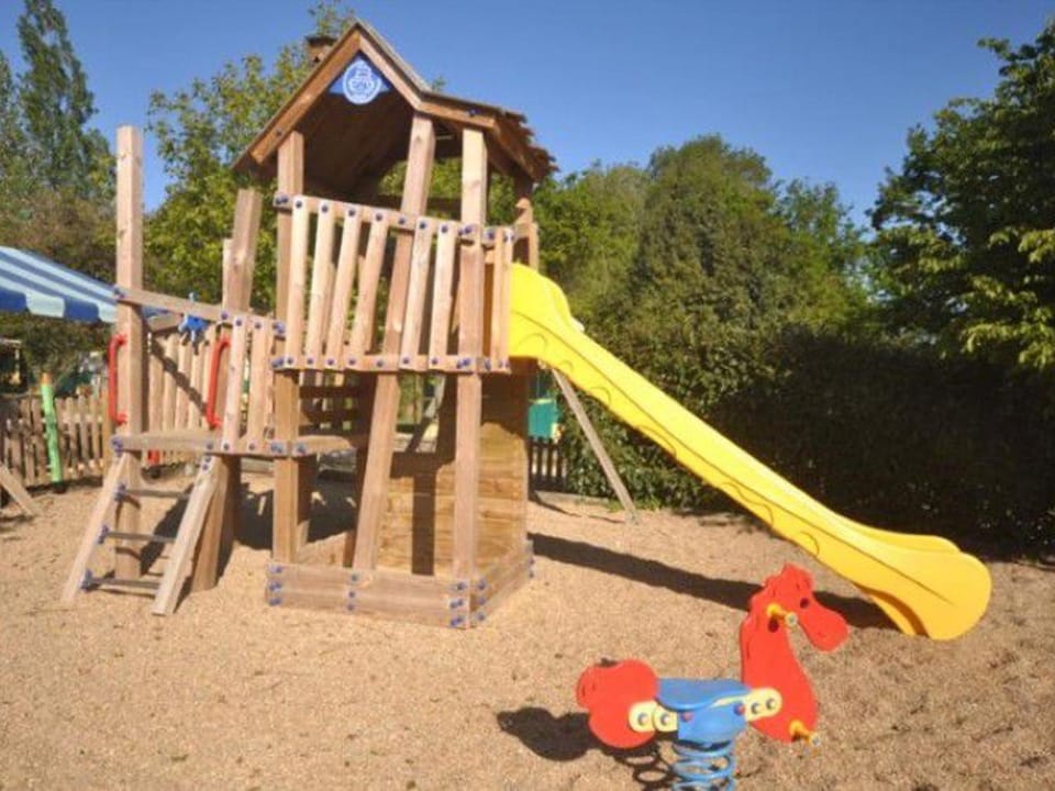 Mobil-home 3 Chambres avec Terrasse à Sarzeau - API-1-52-405 Campground/ 
RV Resort in Brittany