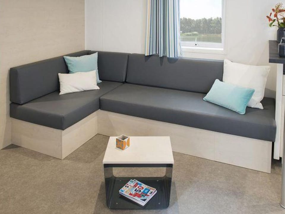 Mobil-home spacieuse avec terrasse à Bretignolles-sur-Mer - API-1-52-422 Campground/ 
RV Resort in Pays de la Loire