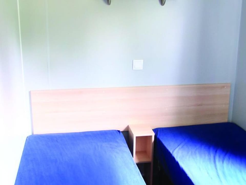 Mobil Home 34m² avec Terrasse pour 6 à Dévillac - API-1-52-331 Campground/ 
RV Resort in Nouvelle-Aquitaine