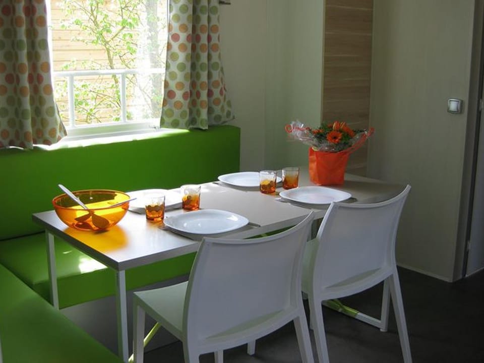 Mobil-home confortable avec terrasse pour 6 personnes - API-1-52-523 Campground/ 
RV Resort in Pays de la Loire