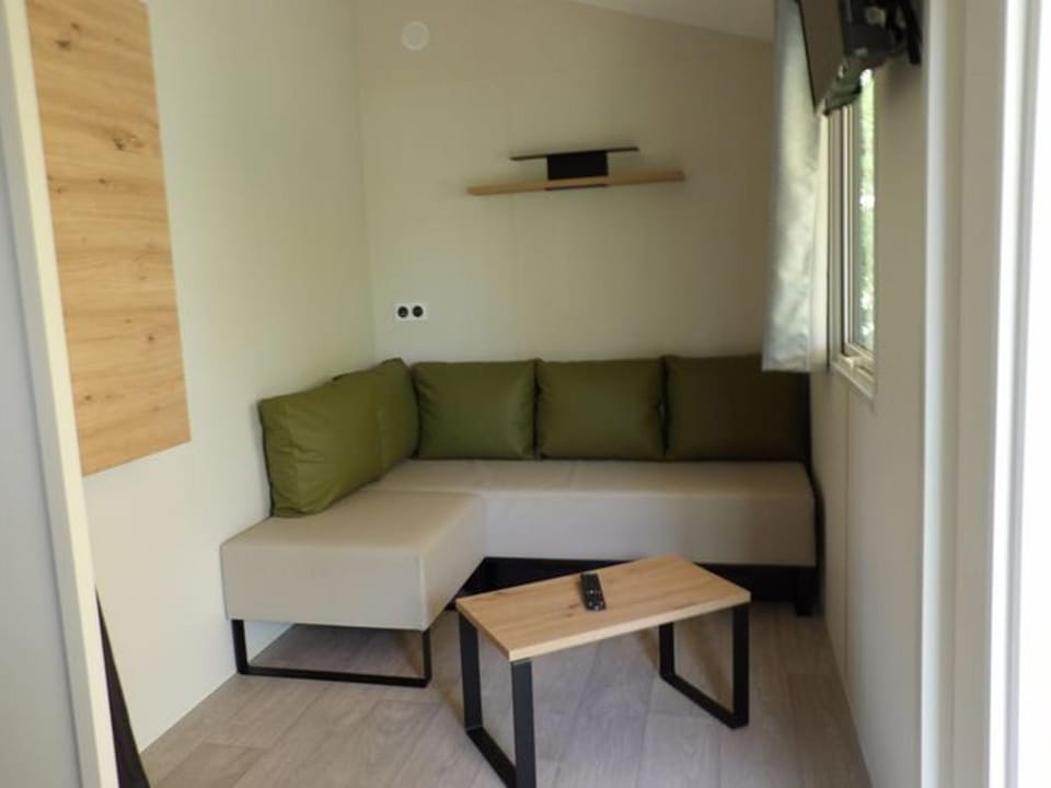 Mobil home pour 6 personnes avec terrasse - API-1-52-640 Campground/ 
RV Resort in Occitanie