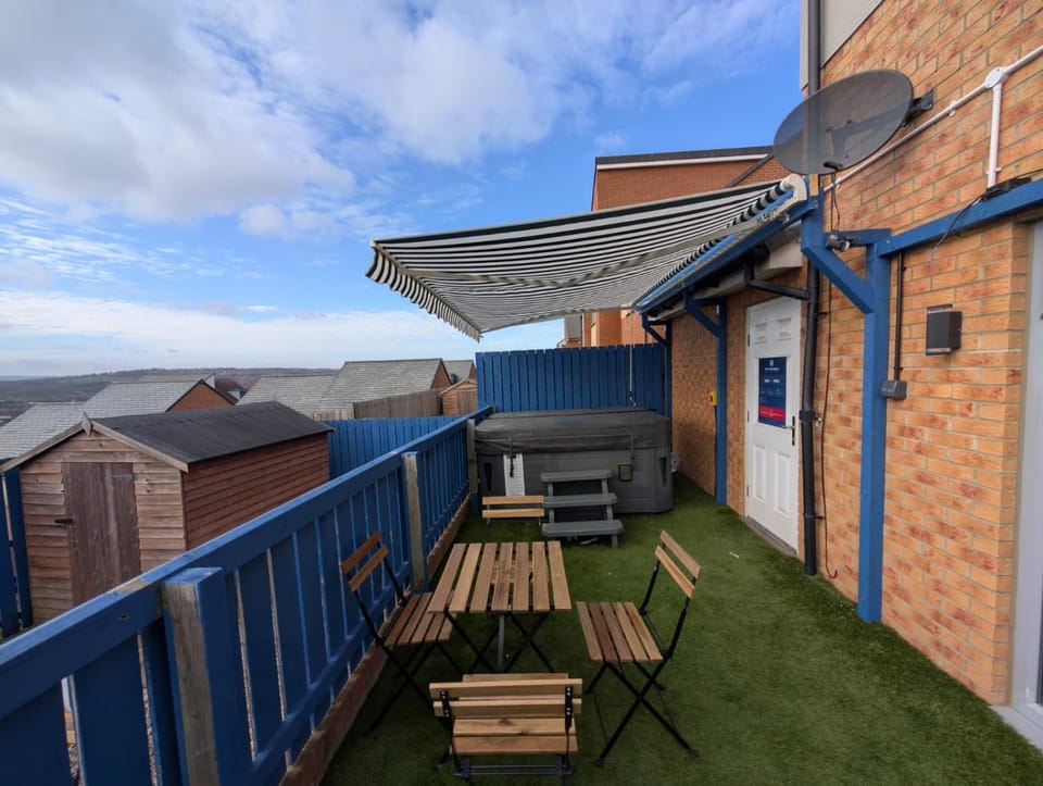 Hot Tub, Garden view