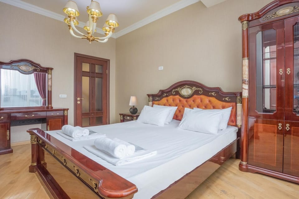 Bed, Bedroom, towels, wardrobe