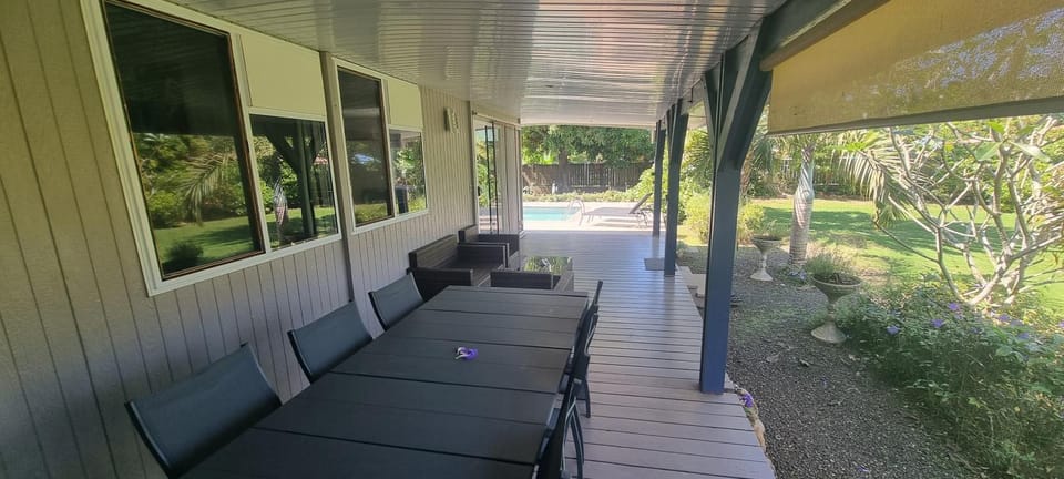 Patio, Garden, Living room