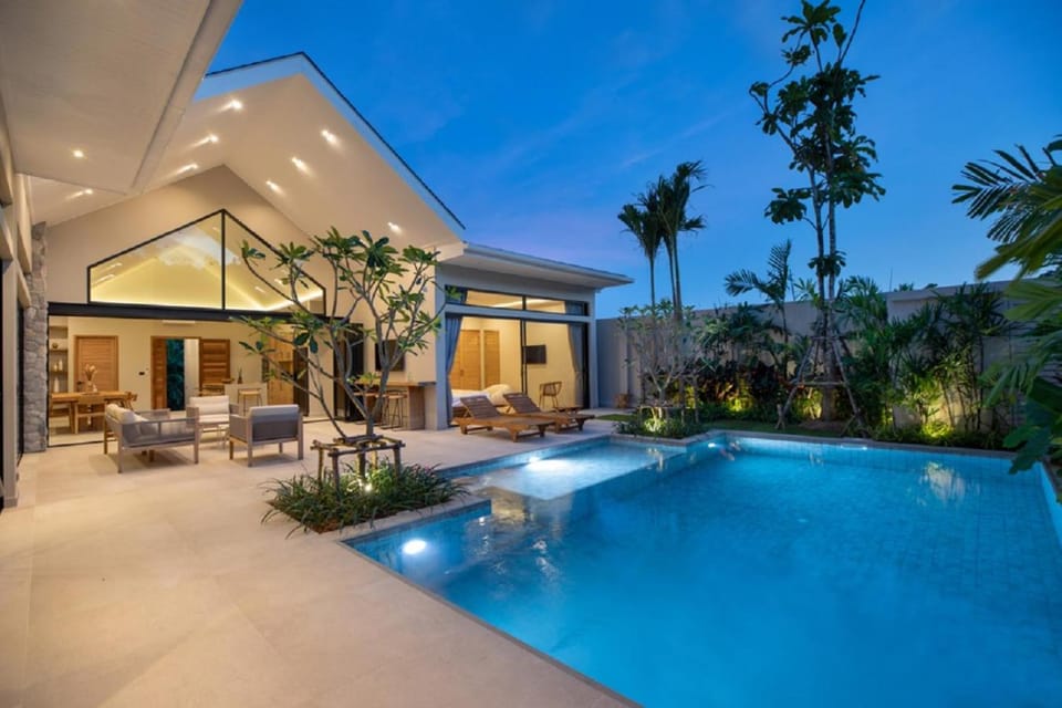 Property building, Night, Garden view, Pool view, Swimming pool