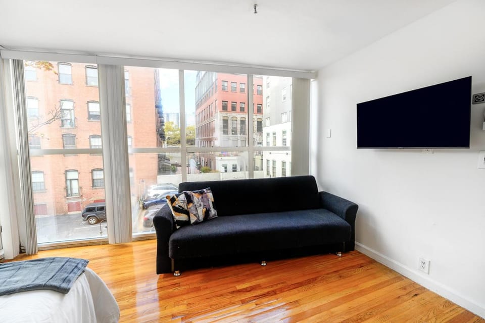 Modern 3BR Townhouse with Private Rooftop & Parking Minutes to NYC House in Hoboken