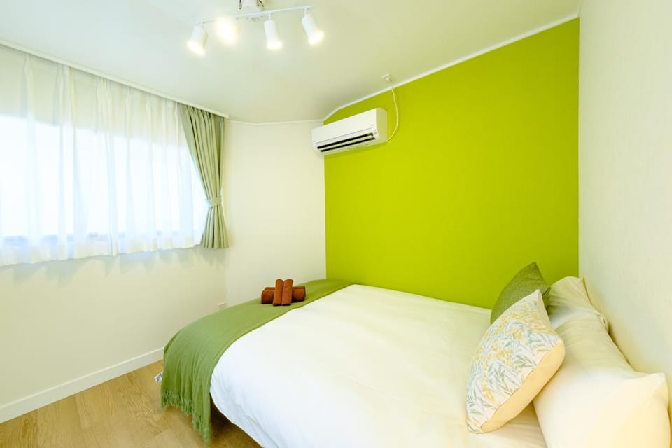Life Town Nishirokugo - Spacious Haneda Airport Transit House - 20m to Haneda - Near Station Apartment in Yokohama