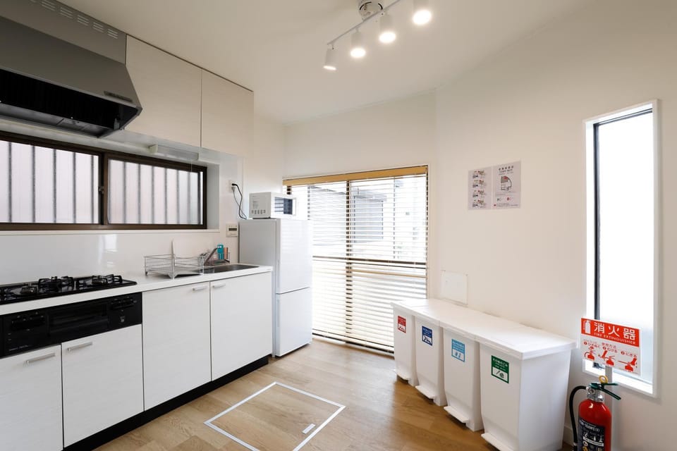 Life Town Nishirokugo - Spacious Haneda Airport Transit House - 20m to Haneda - Near Station Apartment in Yokohama