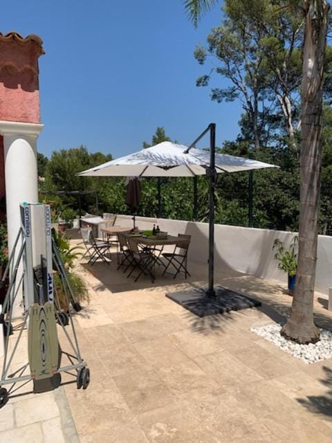 Bois Joli Bed and Breakfast in Hyères