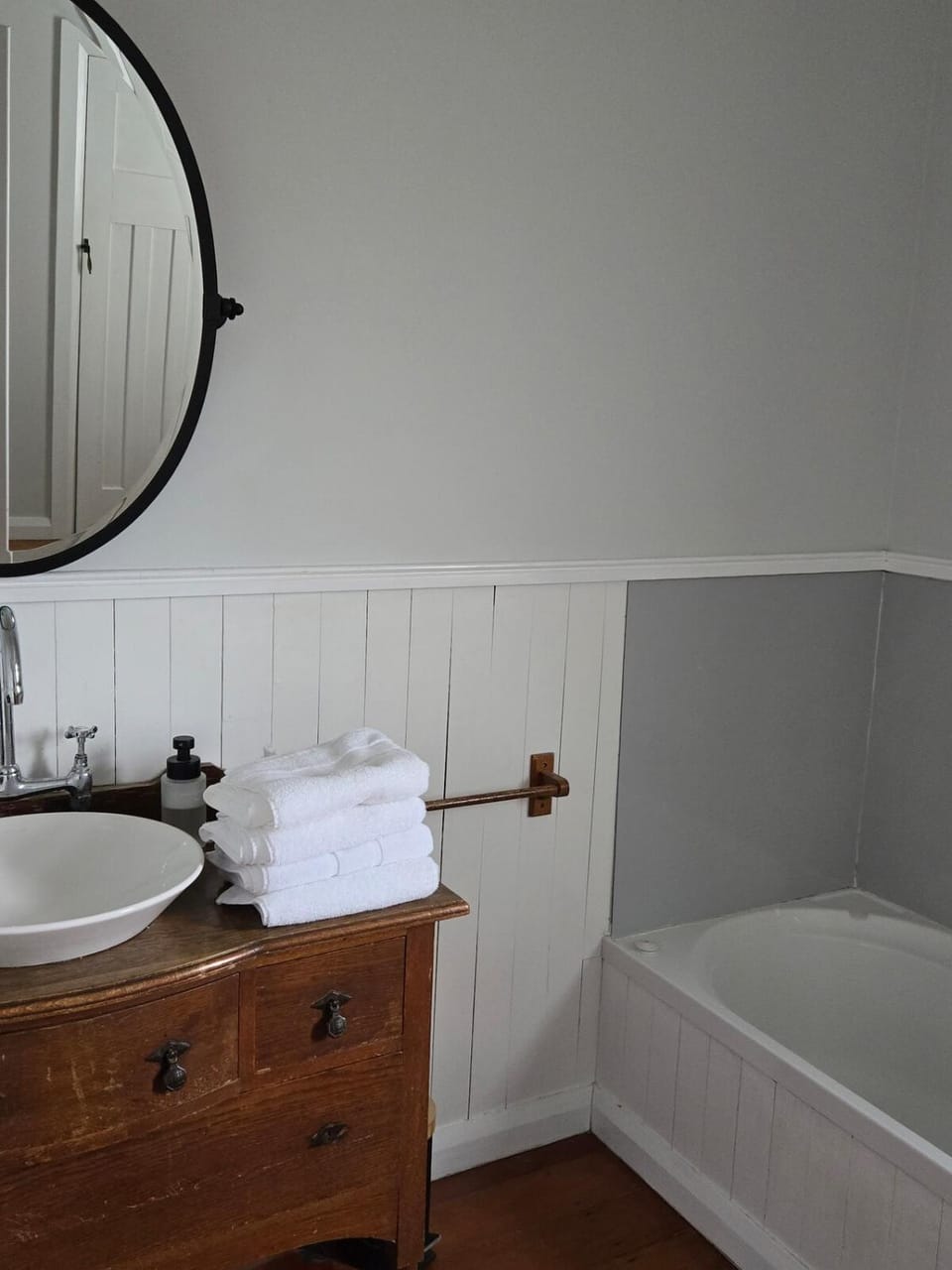 Bathroom, Bath, towels