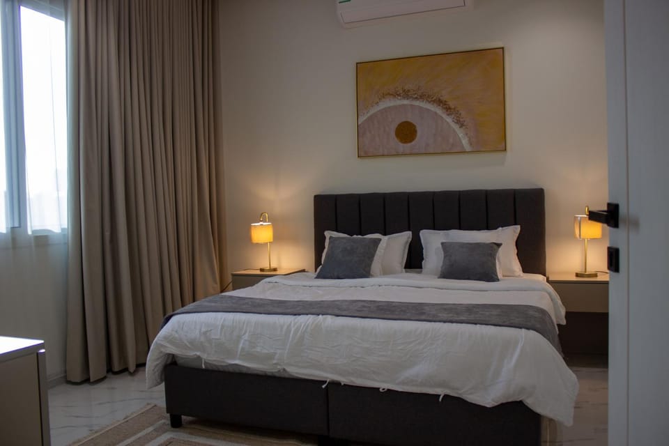 Photo of the whole room, Bedroom