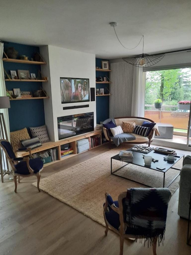 Communal lounge/ TV room
