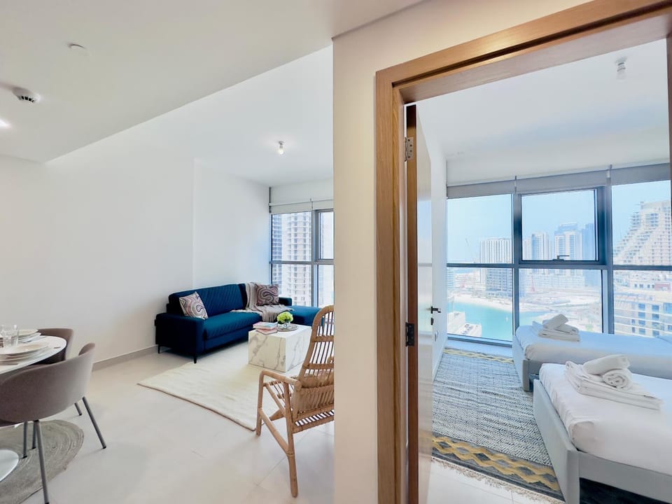 Living room, Dining area, Bedroom