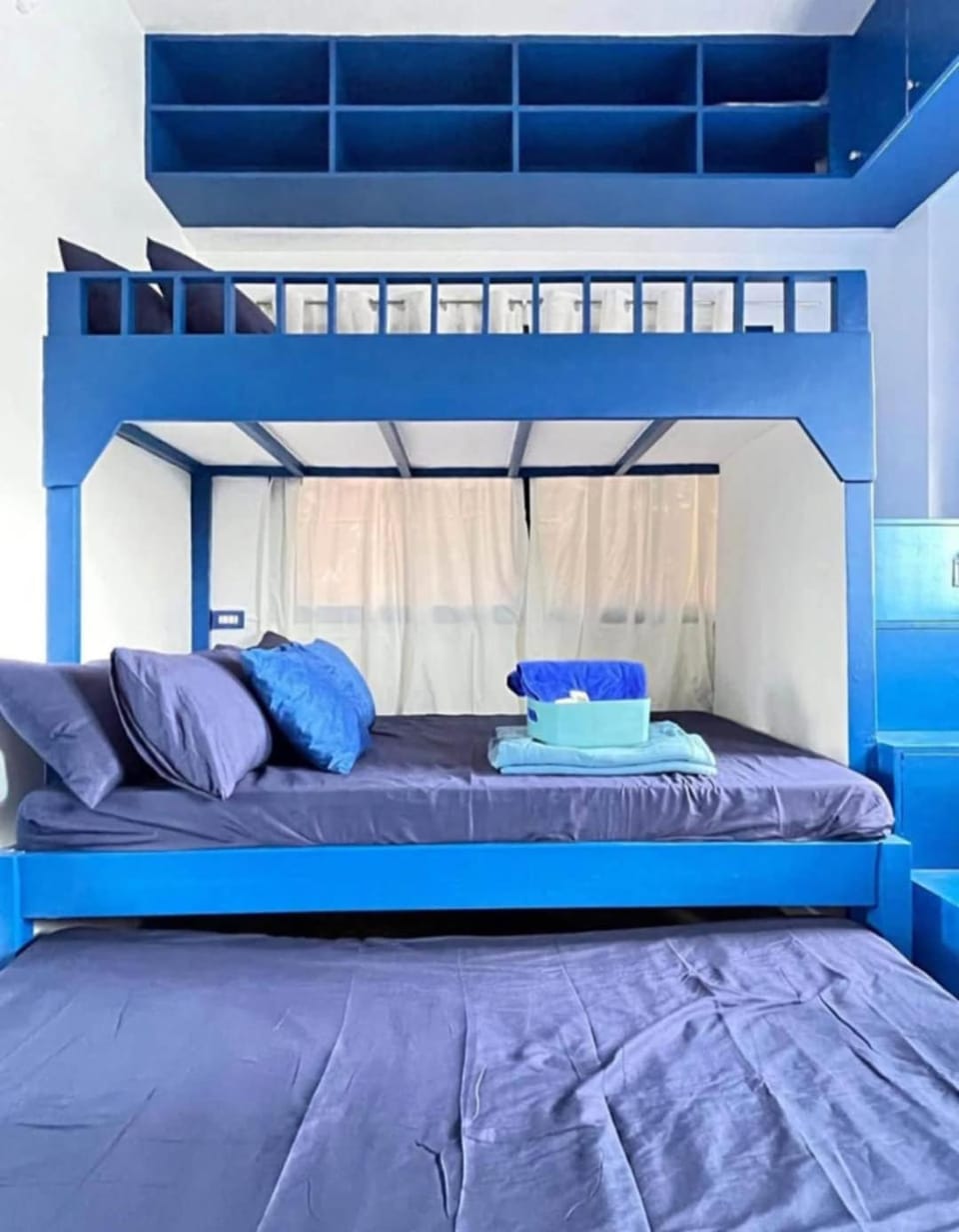 Valley Mansions Staycation near Taytay Apartment in Antipolo