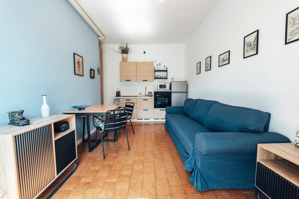Kitchen or kitchenette, Living room, Dining area
