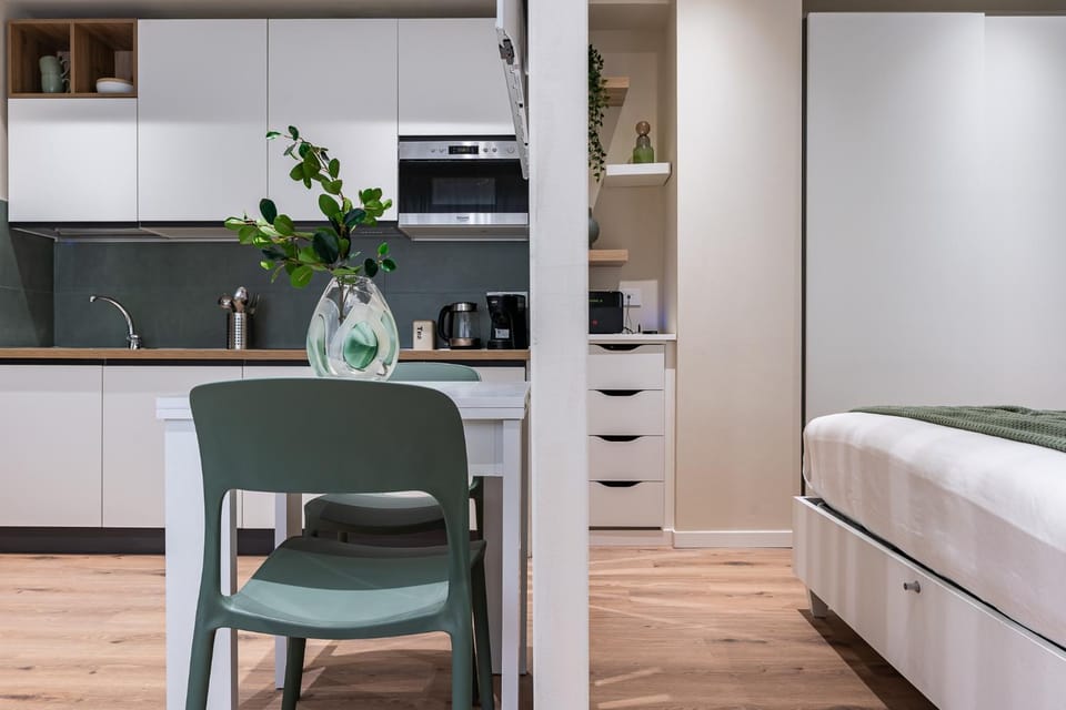 Kitchen or kitchenette, Decorative detail, Dining area, oven, stove