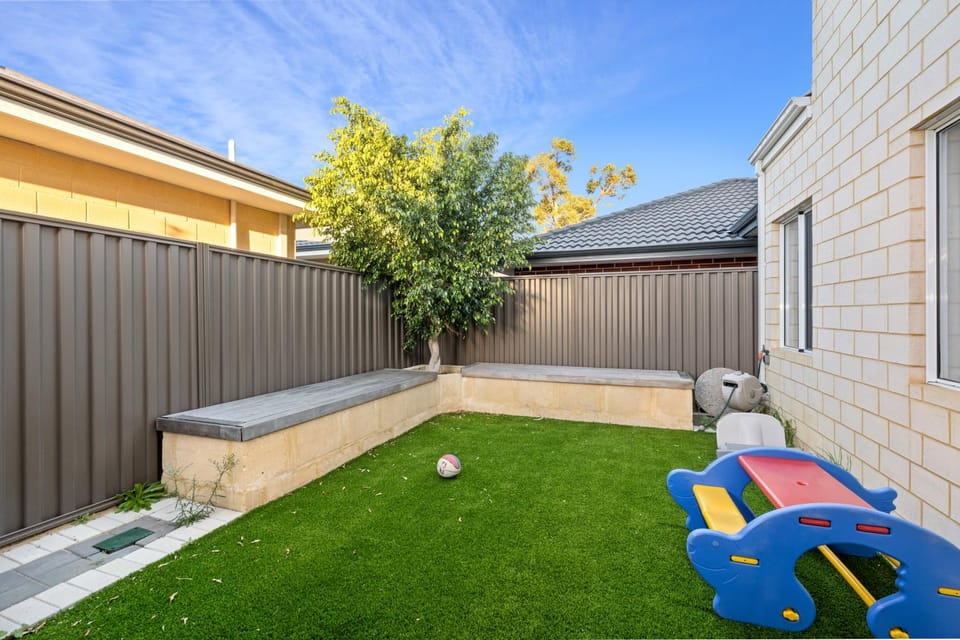 Carlisle 4BR Family Home 3 Miles To Optus Stadium House in Perth