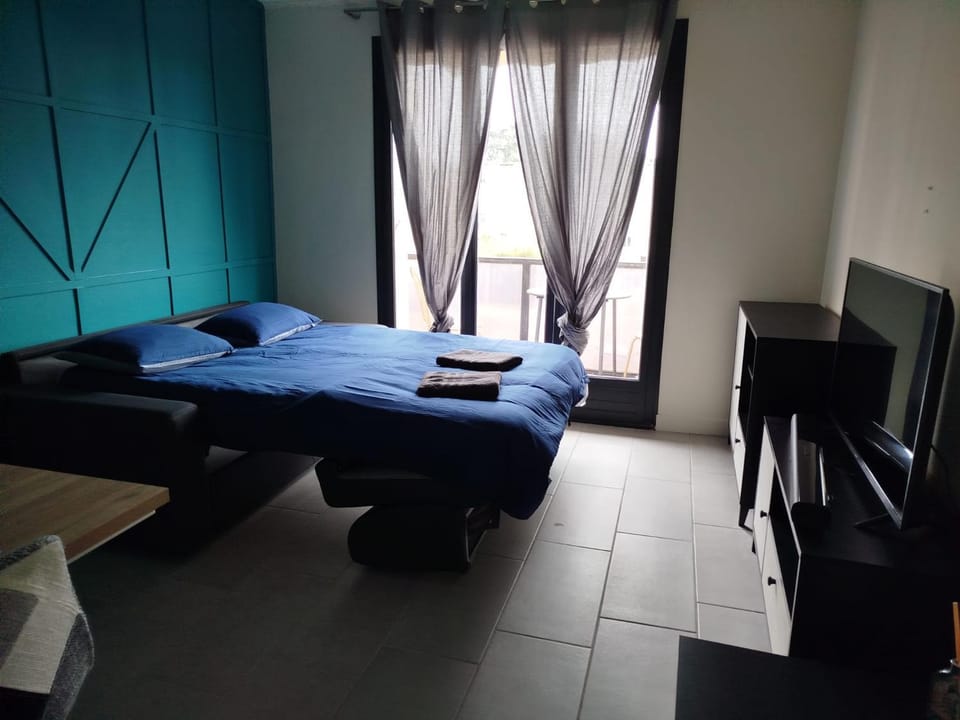 T2 moderne proche centre avec balcon et wifi Apartment in Saint-Lô