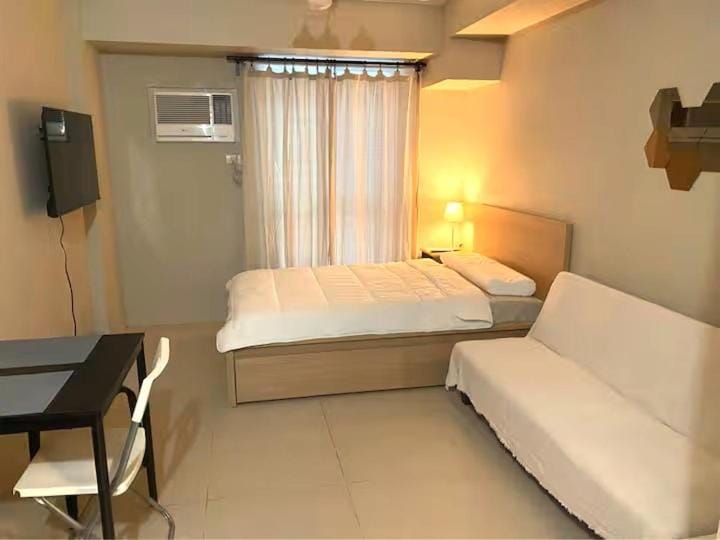 Modern Studio Condominium 1 Apartment hotel in Las Pinas