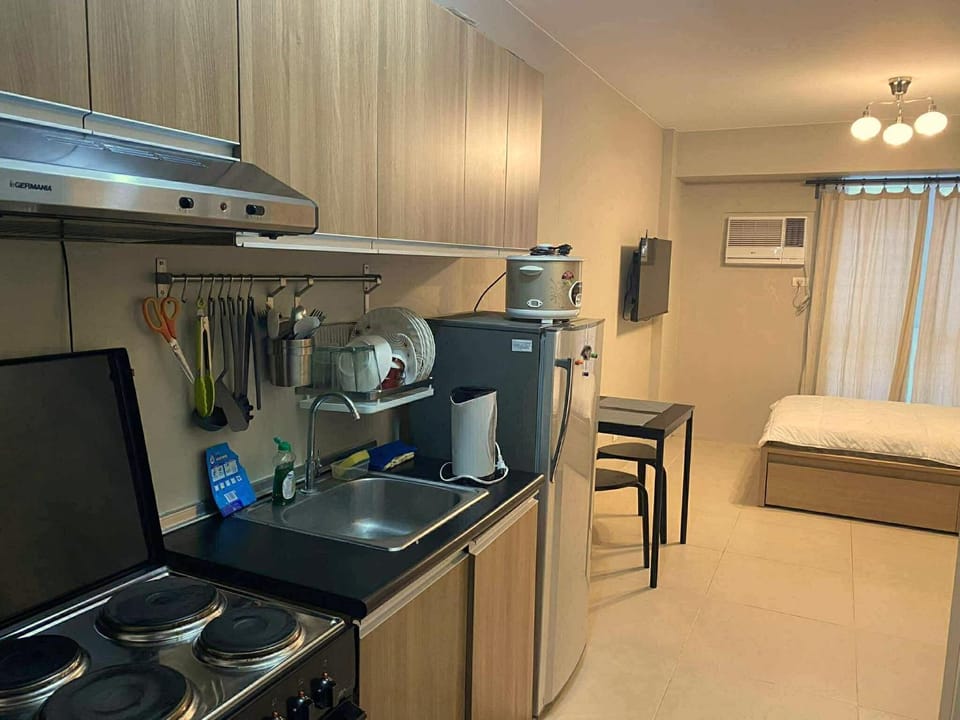 Modern Studio Condominium 1 Apartment hotel in Las Pinas