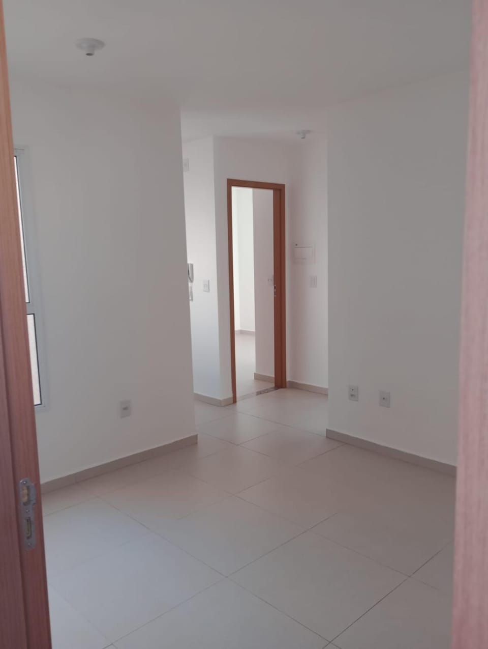 Apartamento Mobiliado em Ótima Localização Apartment in State of Goiás
