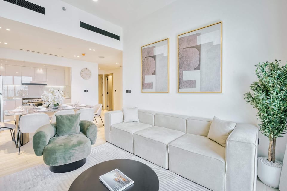 Living room, Seating area, Dining area, air conditioner
