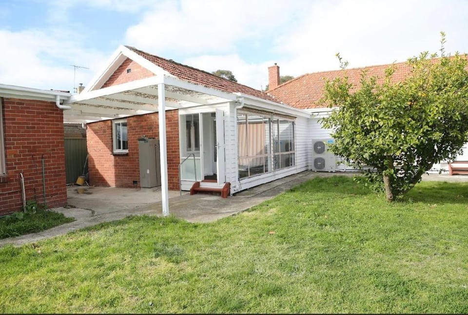 Engelhardt Guest House Bed and Breakfast in Melbourne