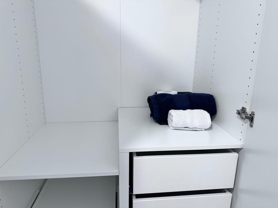 towels, wardrobe