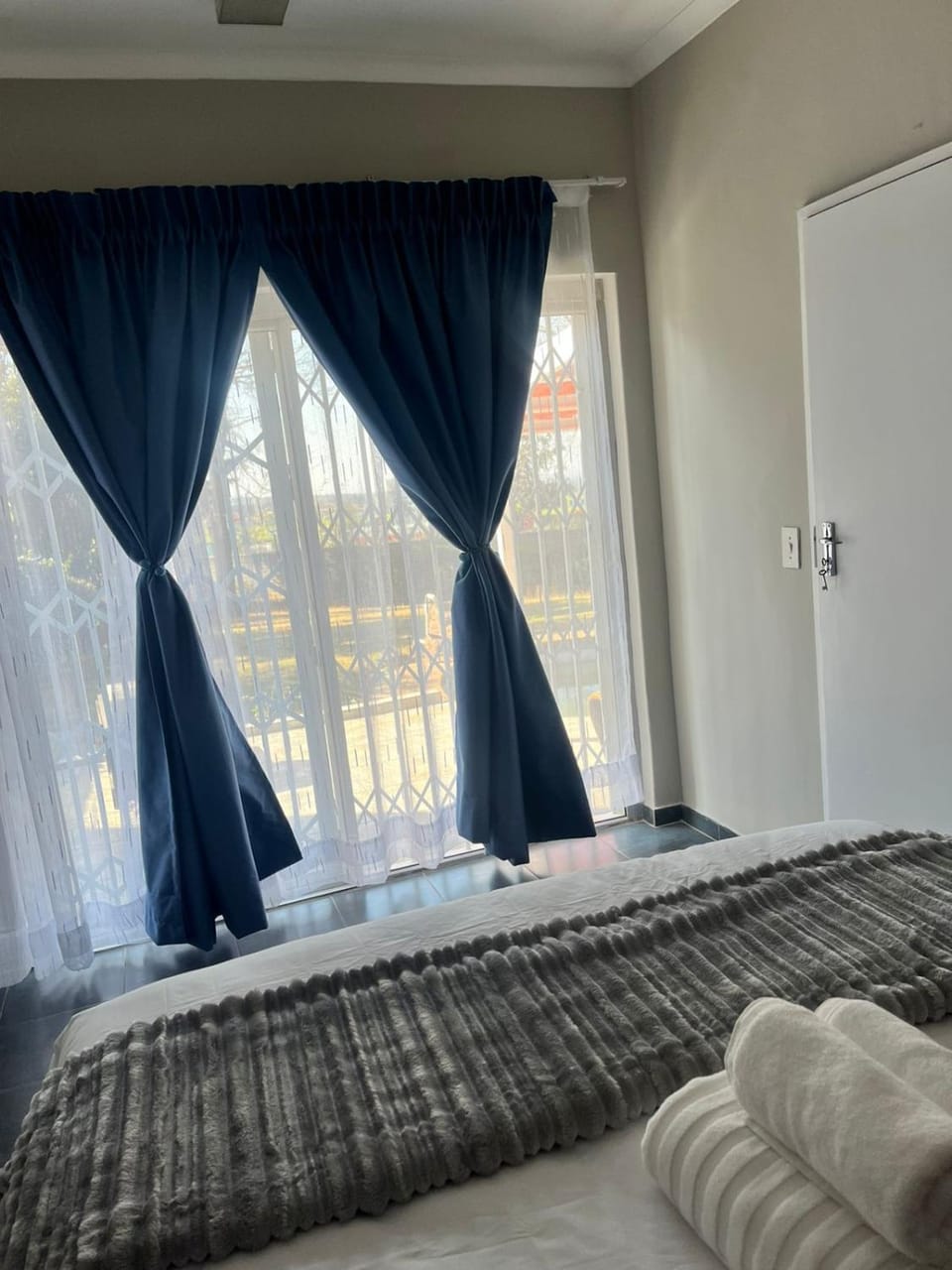 Bed, Photo of the whole room, Bedroom, towels