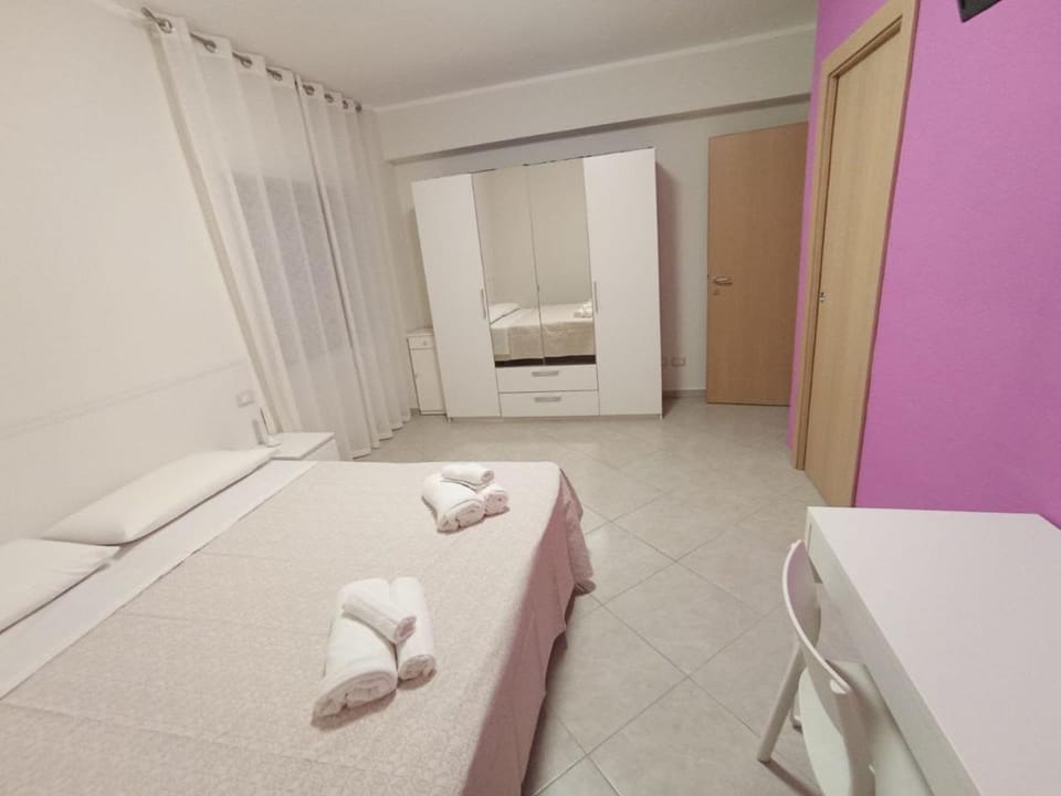 Bed, Bedroom, wardrobe