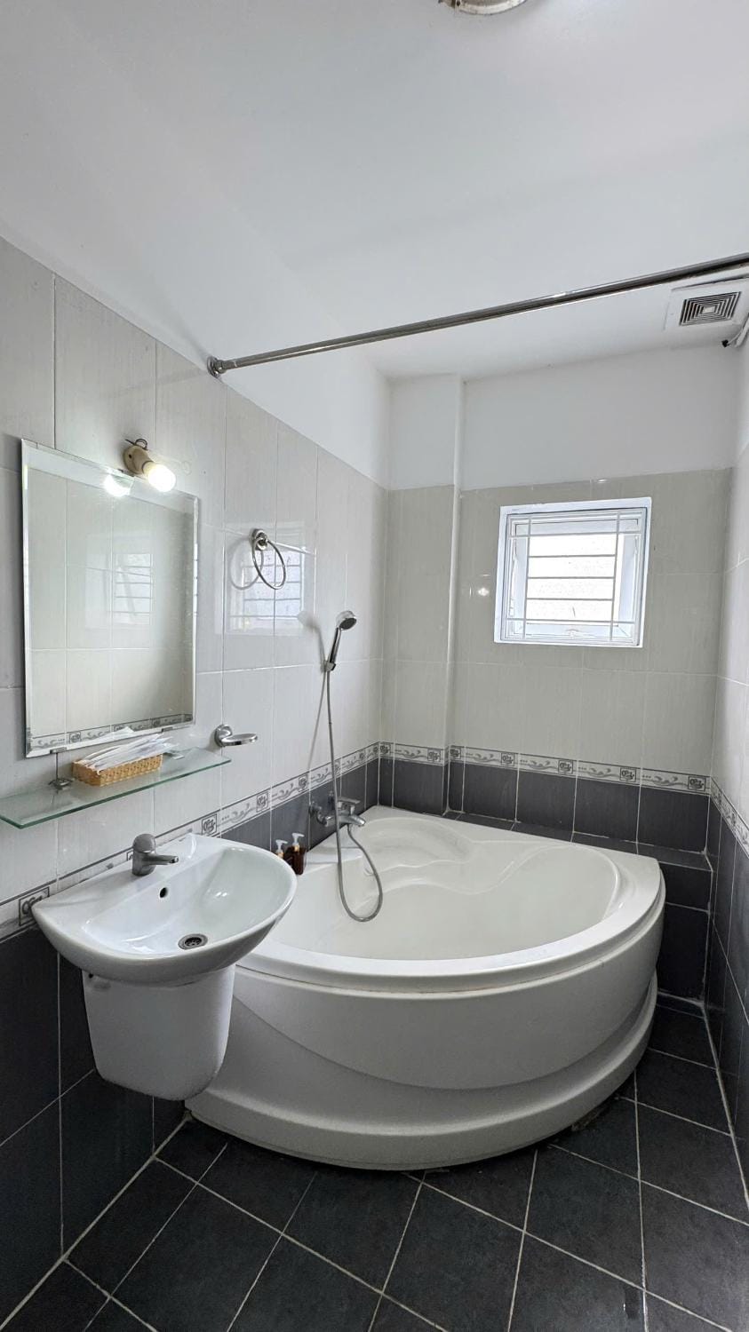 Bathroom, Bath
