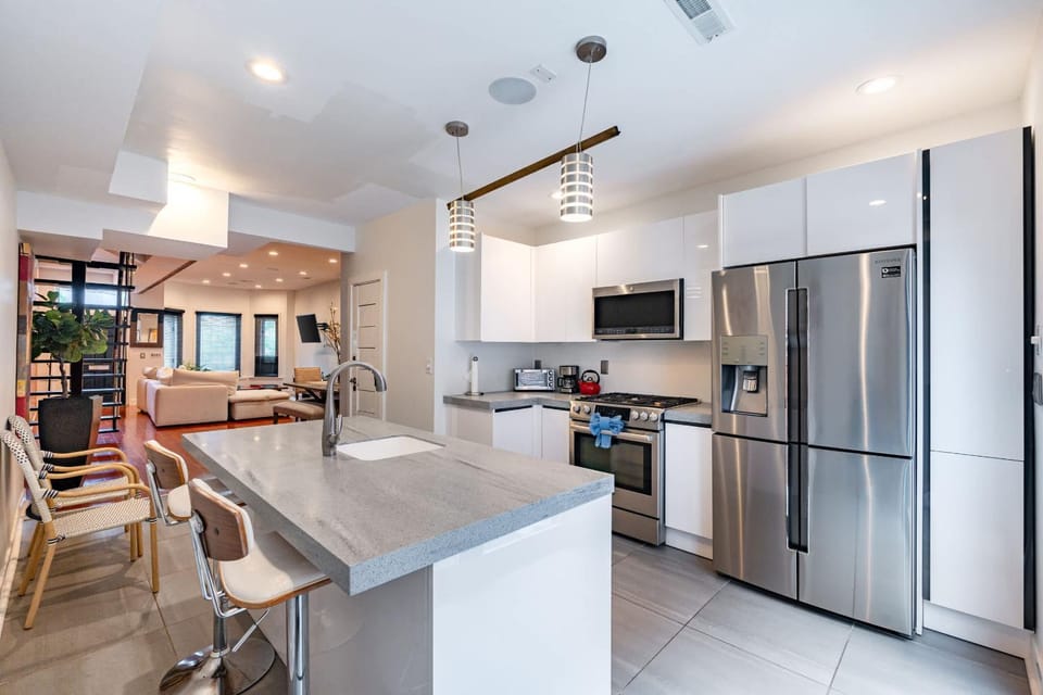 Kitchen or kitchenette, oven, stove
